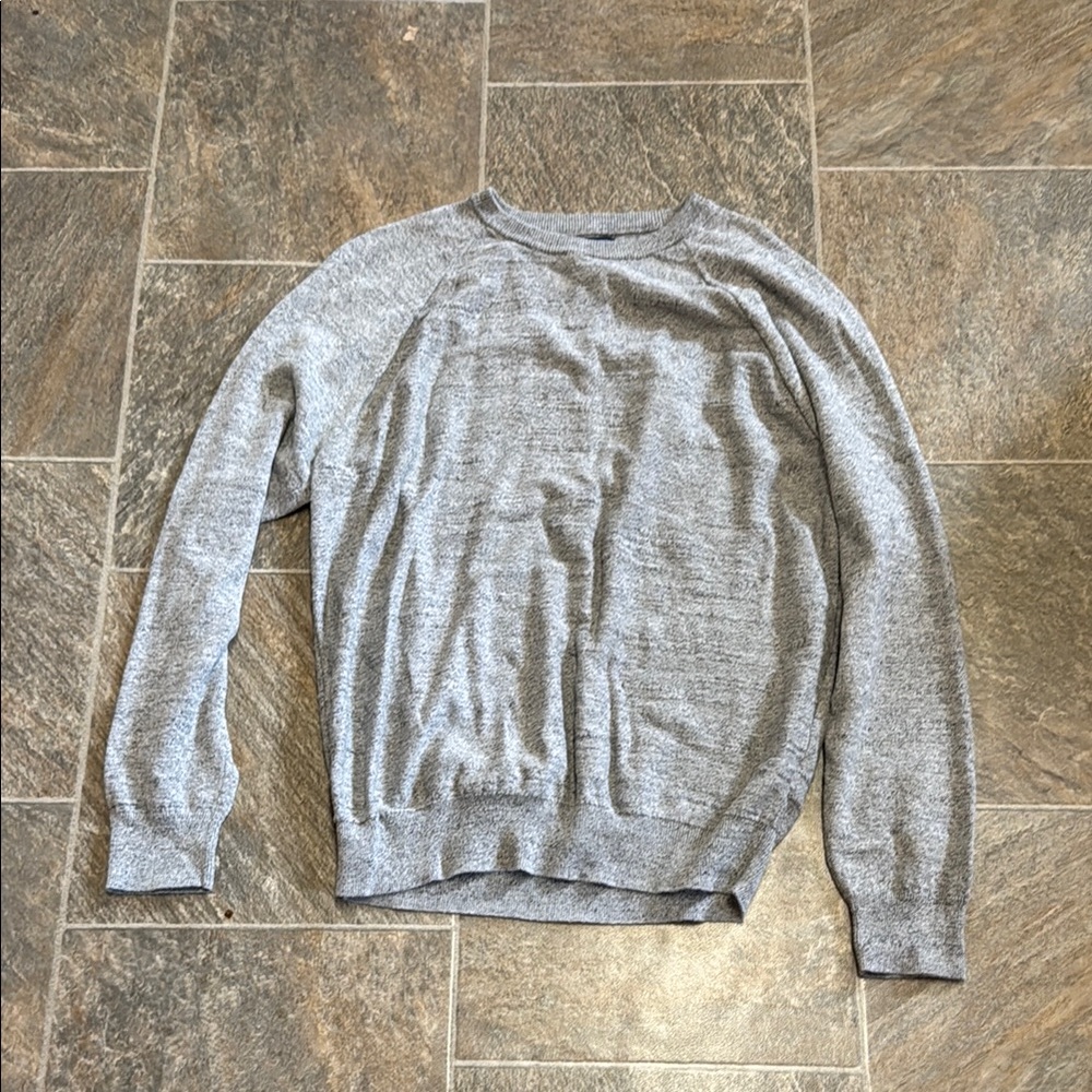 J. Crew Men's Heather Gray Long Sleeve Tee